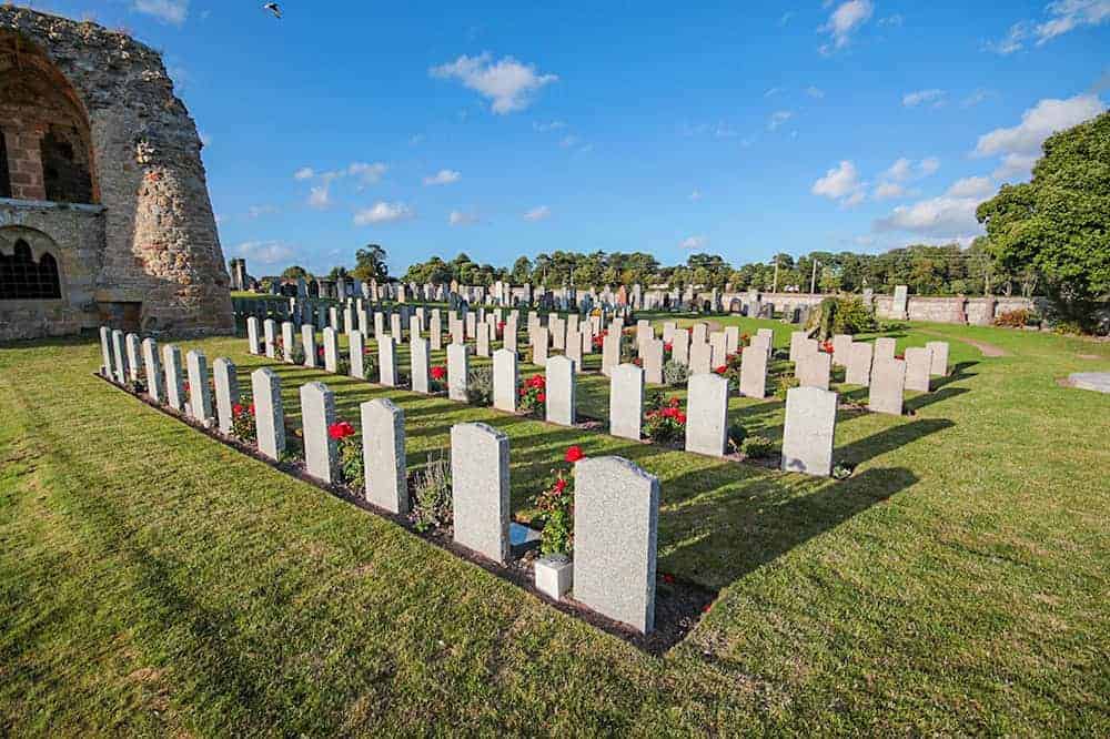 Commonwealth war graves